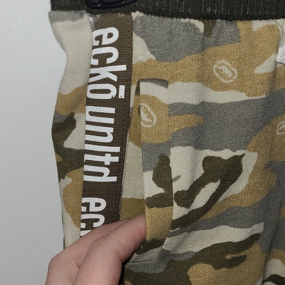 Ecko Unlimited 60% cotton